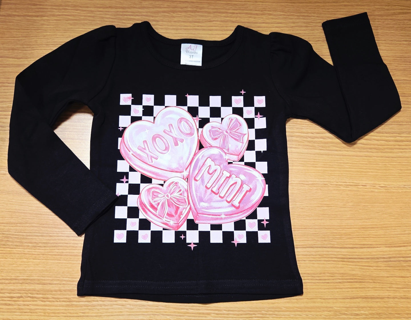 XOXO Mama - Premium Graphic Sweatshirt